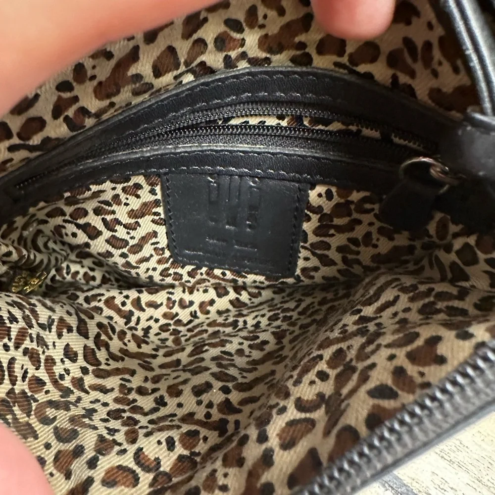 ILI New York Black Leather Crossbody Bag